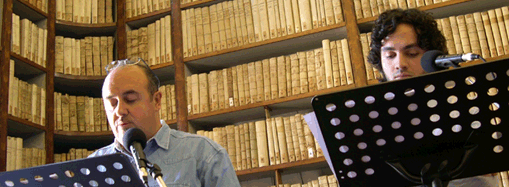 Gianni Cascone e Riccardo Barontini durante il  Reading di fine laboratorio anno 2006 Teatro Studio Blu - Saletta Gramsci - Pistoia
